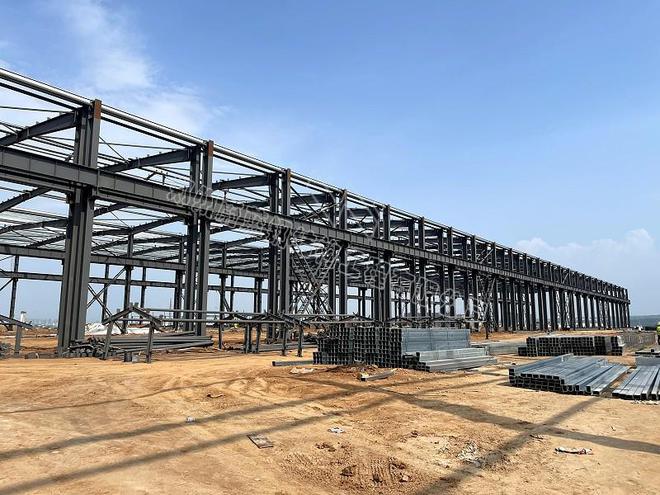 开云体育 开云平台蔚蓝钢构百科:钢结构厂房工程施工的详细步骤(图3) 开云体育 开云平台蔚蓝钢构百科:钢结构厂房工程施工的详细步骤(图3)