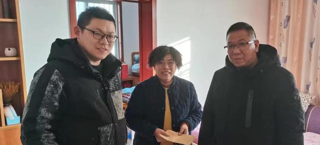 “年前送温暖 真情暖人心”淮宁钢构开展春节送温暖走访慰问活动开云体育 开云平台(图2)