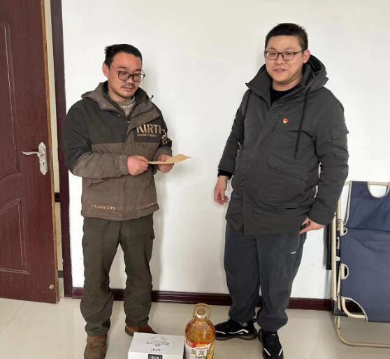 “年前送温暖 真情暖人心”淮宁钢构开展春节送温暖走访慰问活动开云体育 开云平台(图5)