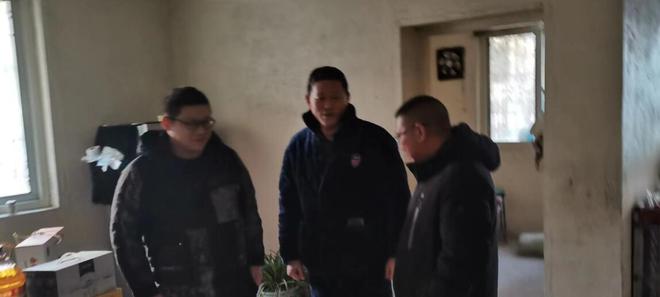 “年前送温暖 真情暖人心”淮宁钢构开展春节送温暖走访慰问活动开云体育 开云平台(图3)