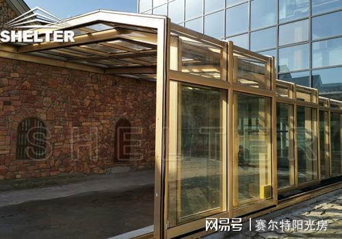 阳光房不要再用钢结构开云 开云体育官网这种铝合金才是流行趋势！(图1)