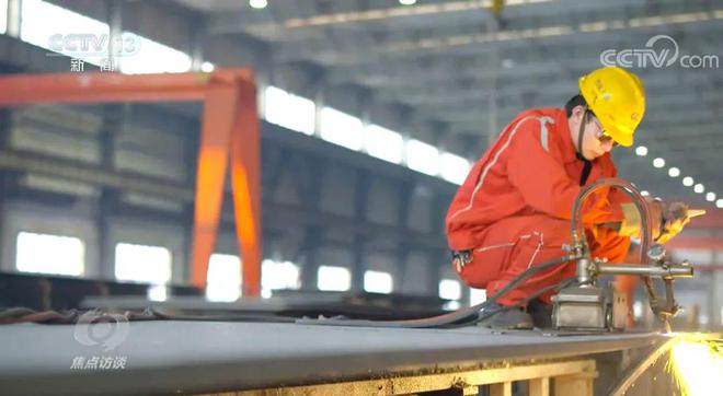 开云体育 开云平台《焦点访谈》聚焦中铁山桥钢桥制造的“隐形冠军”(图3) 开云体育 开云平台《焦点访谈》聚焦中铁山桥钢桥制造的“隐形冠军”(图3)