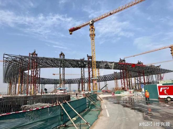 开云 开云体育钢结构丨雄安体育场屋盖钢结构整体提升成功(图5) 开云 开云体育钢结构丨雄安体育场屋盖钢结构整体提升成功(图5)