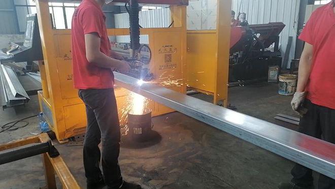 重钢别墅：艺术般的开云体育 开云官网完美结构(图2)