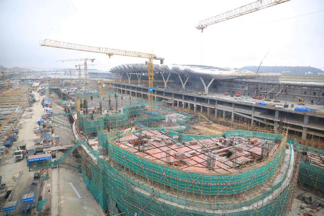 开云 开云体育平台金属屋面玻璃幕墙珠海机场新航站楼穿上亮丽“外衣”(图5)