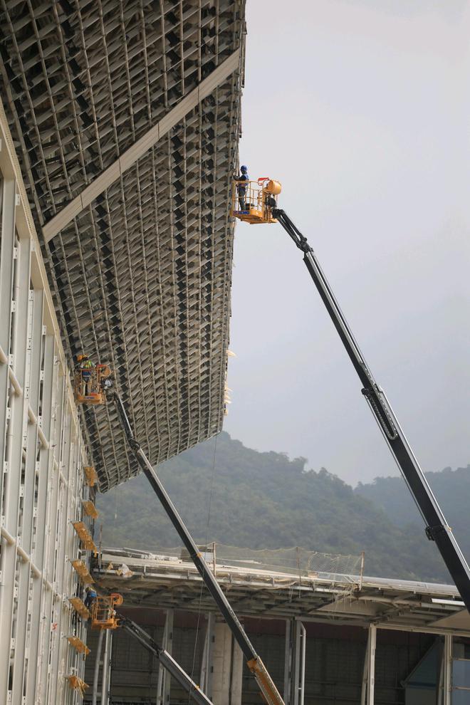 开云 开云体育平台金属屋面玻璃幕墙珠海机场新航站楼穿上亮丽“外衣”(图4)