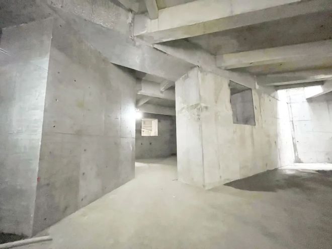 4998米江苏未来Kaiyun 开云第一高楼钢结构巨柱冲出地面(图6) 4998米江苏未来Kaiyun 开云第一高楼钢结构巨柱冲出地面(图6)