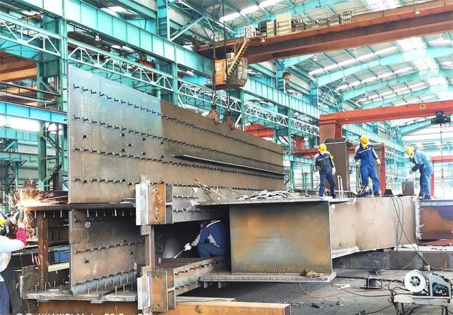 4998米江苏未来Kaiyun 开云第一高楼钢结构巨柱冲出地面(图17) 4998米江苏未来Kaiyun 开云第一高楼钢结构巨柱冲出地面(图17)