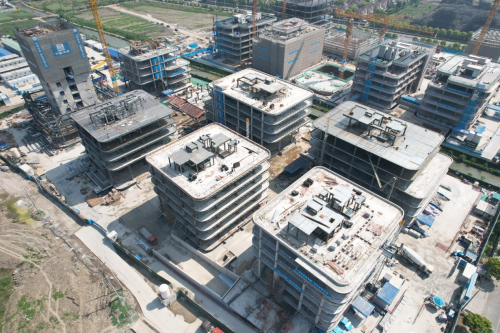 长三角G60科创之眼07-02地开云 开云体育块项目三栋单体钢结构封顶(图1)