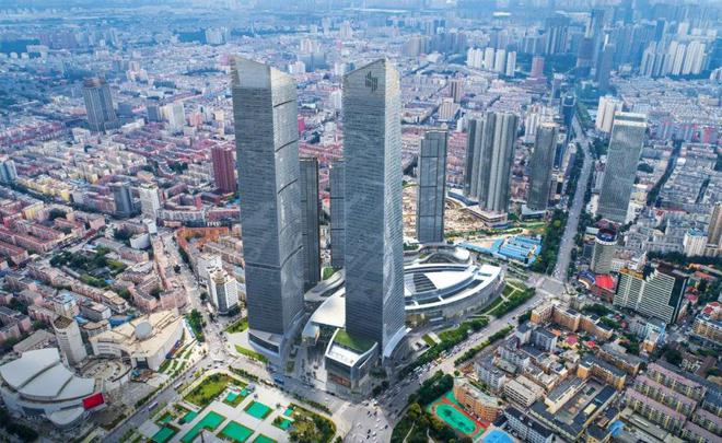 开云 开云体育221米！沈阳“恒隆市府广场三期”南区 钢结构首吊圆满完成！(图2)