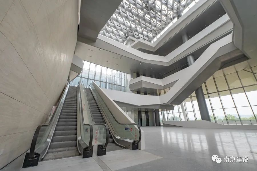 南京美术馆新馆项目荣获江苏首个“中国钢结构金奖”开云 开云体育平台(图4)
