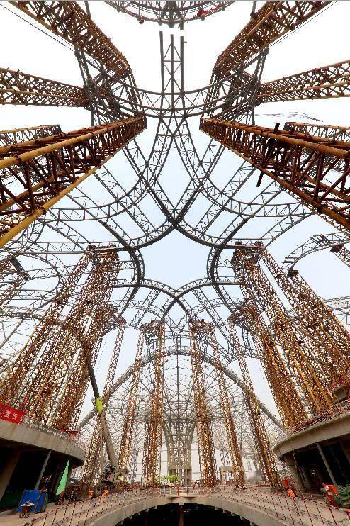 开云体育 开云官网比鸟巢还牛逼的世界上最大钢结构建筑诞生了耗钢52万吨!体积约44个足球场!(图6) 开云体育 开云官网比鸟巢还牛逼的世界上最大钢结构建筑诞生了耗钢52万吨!体积约44个足球场!(图6)