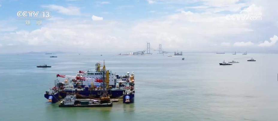 “海底长城”合龙“深中牵手”成功 刷新多项纪录开云 开云体育平台(图3) “海底长城”合龙“深中牵手”成功 刷新多项纪录开云 开云体育平台(图3)