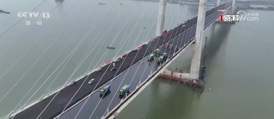 “海底长城”合龙“深中牵手”成功 刷新多项纪录开云 开云体育平台(图10) “海底长城”合龙“深中牵手”成功 刷新多项纪录开云 开云体育平台(图10)