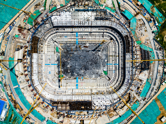 开云 开云体育官网黄河体育中心专业足球场项目主体结构封顶(图2)