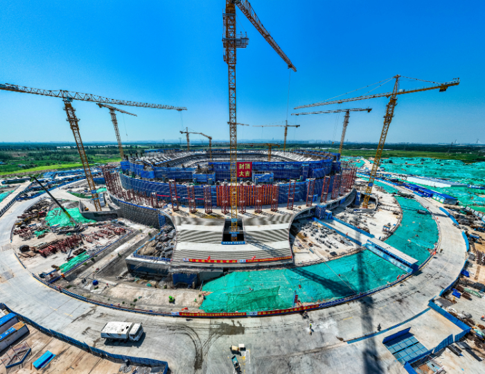 开云 开云体育官网黄河体育中心专业足球场项目主体结构封顶(图1)