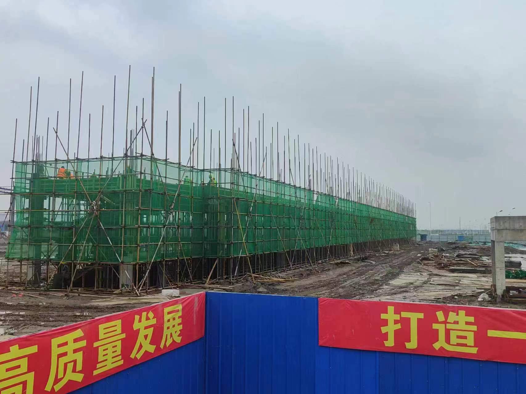 开云体育 开云平台广东鸿图汽车轻量化智能制造华北基地项目进入钢结构施工阶段(图1)