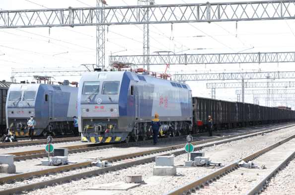 开云体育 Kaiyun.com 官网入口“烤”验！ 烈日下坚守的劳动者(图5)