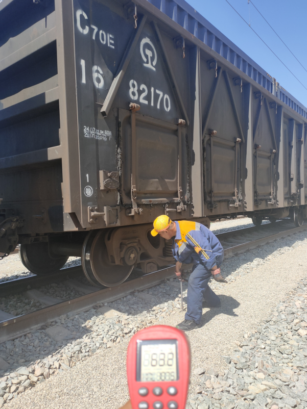 开云体育 Kaiyun.com 官网入口“烤”验！ 烈日下坚守的劳动者(图7)