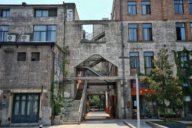 老钢厂的侠骨柔情开云体育 开云官网(图1)