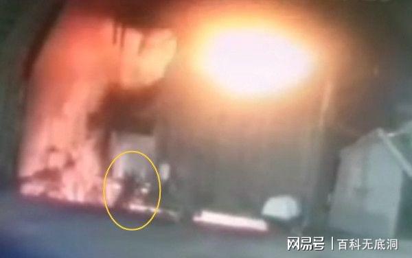 3Kaiyun 开云4岁炼钢工深夜「跳入高炉」被融化！15秒影片疯传：一下就没了(图3)