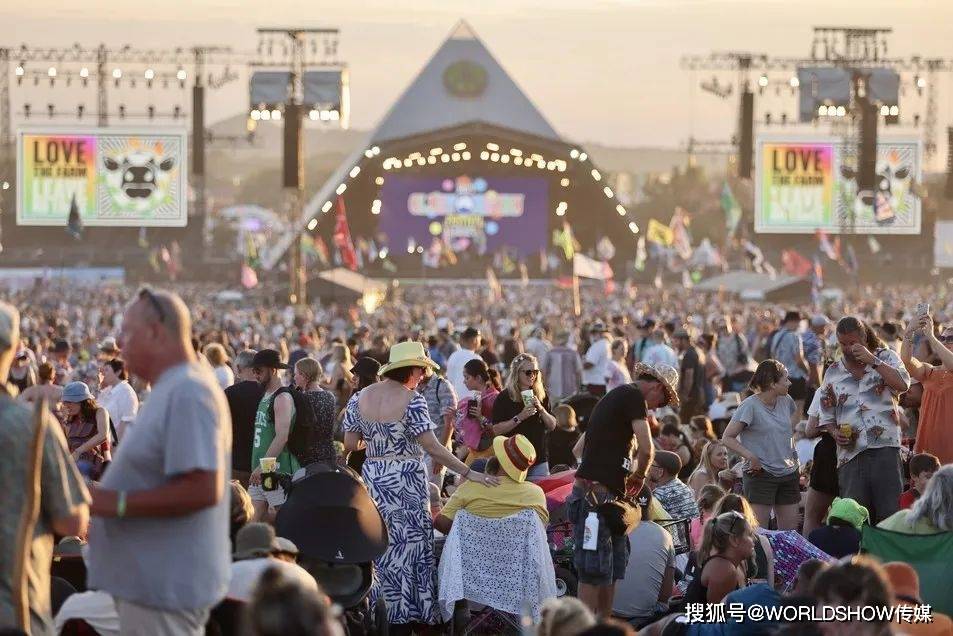Kaiyun 开云体育全球最大露天音乐节：2023 Glastonbury 数十万乐迷忘情狂欢！(图4)