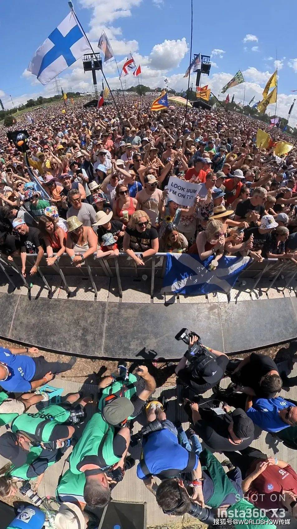 Kaiyun 开云体育全球最大露天音乐节：2023 Glastonbury 数十万乐迷忘情狂欢！(图11)