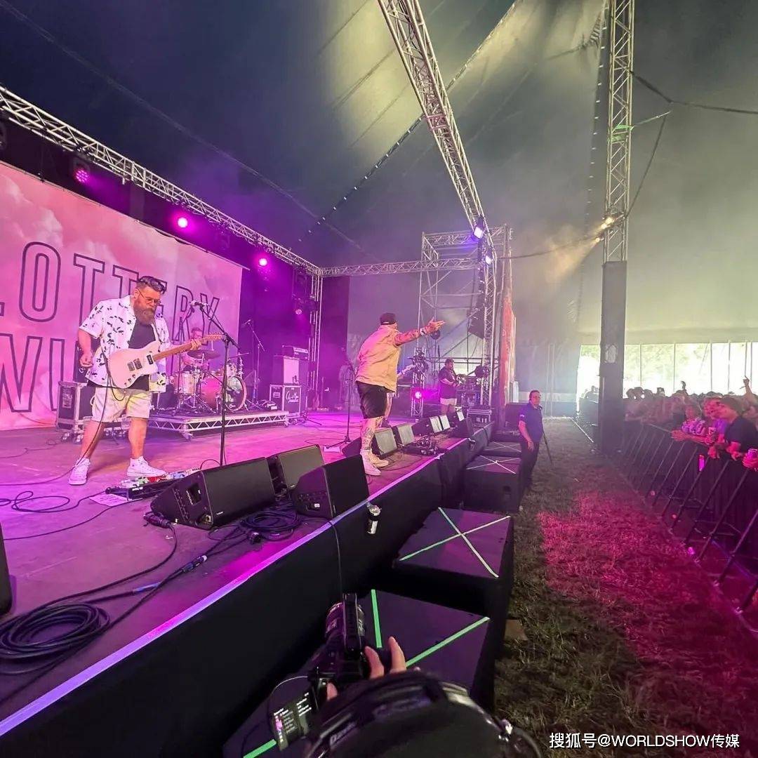 Kaiyun 开云体育全球最大露天音乐节：2023 Glastonbury 数十万乐迷忘情狂欢！(图20)