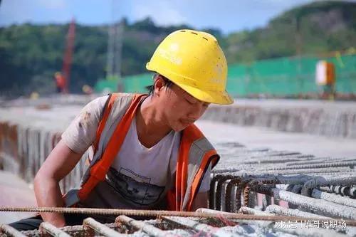 Kaiyun 开云体育草根富豪邱启光：15岁搬砖30岁发迹46岁破产中间捐了1千万(图2)