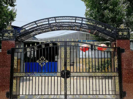 开云 开云体育官网庭院院镀锌板压花门厂家铝艺雕花别墅门经销商(图1)