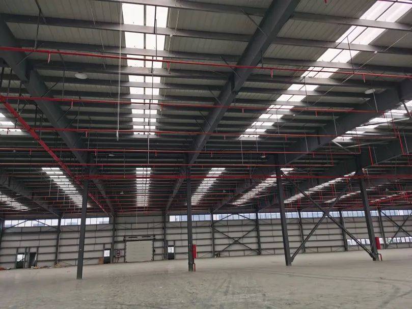 钢结构厂房的搭开云体育 开云官网建和安装步骤(图2)