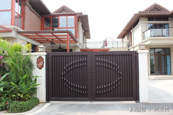 Kaiyun 开云体育如何体现一个人的品味一扇高端有品位的庭院大门说明一切！(图1)