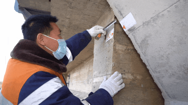 新时代·开云APP 开云官网入口哈铁榜样 鲁力东：嫩水河畔的铁路桥梁守护者(图4)