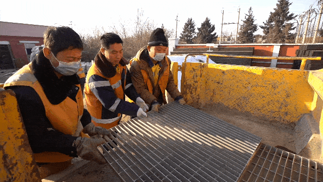 新时代·开云APP 开云官网入口哈铁榜样 鲁力东：嫩水河畔的铁路桥梁守护者(图3)