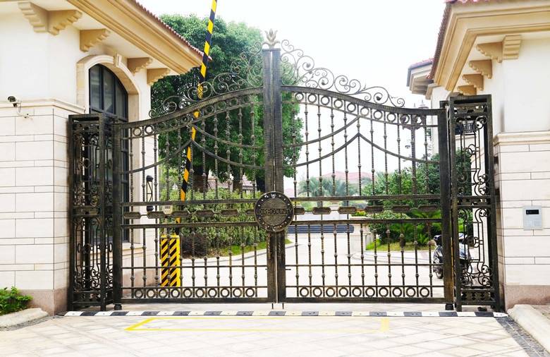 铁艺围墙庭院大门怎开云体育 开云官网样才会更加耐(图4)